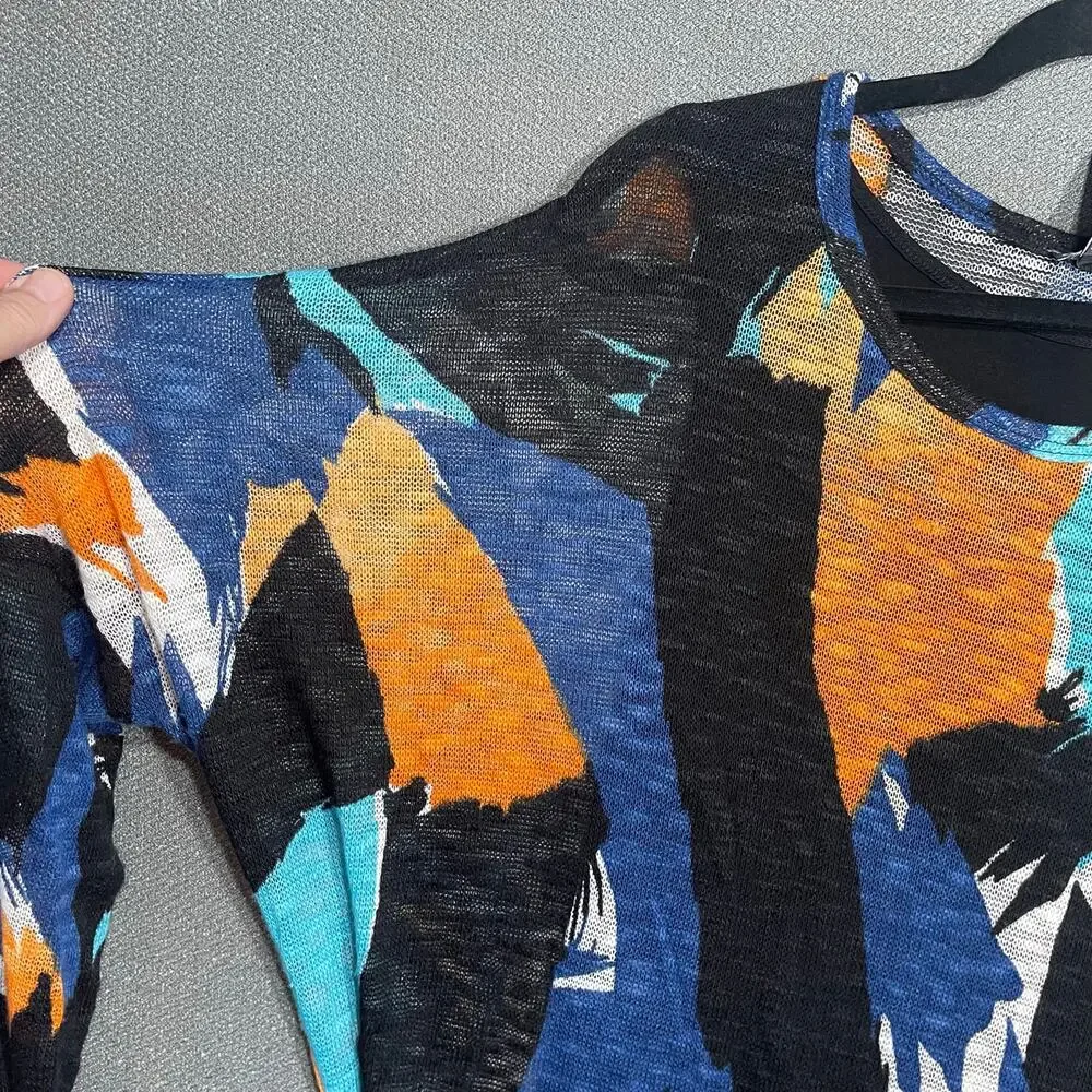 Chelsea and Theodore Printed Pullover Lightweight Knit Top w Tank Artsy Abstract